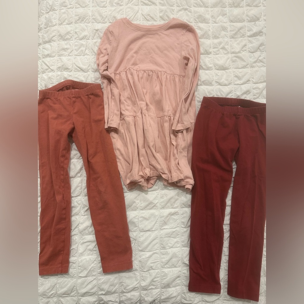Old Navy Red and Burnt Orange Full-Length Leggings with Pink long sleeves Tunic